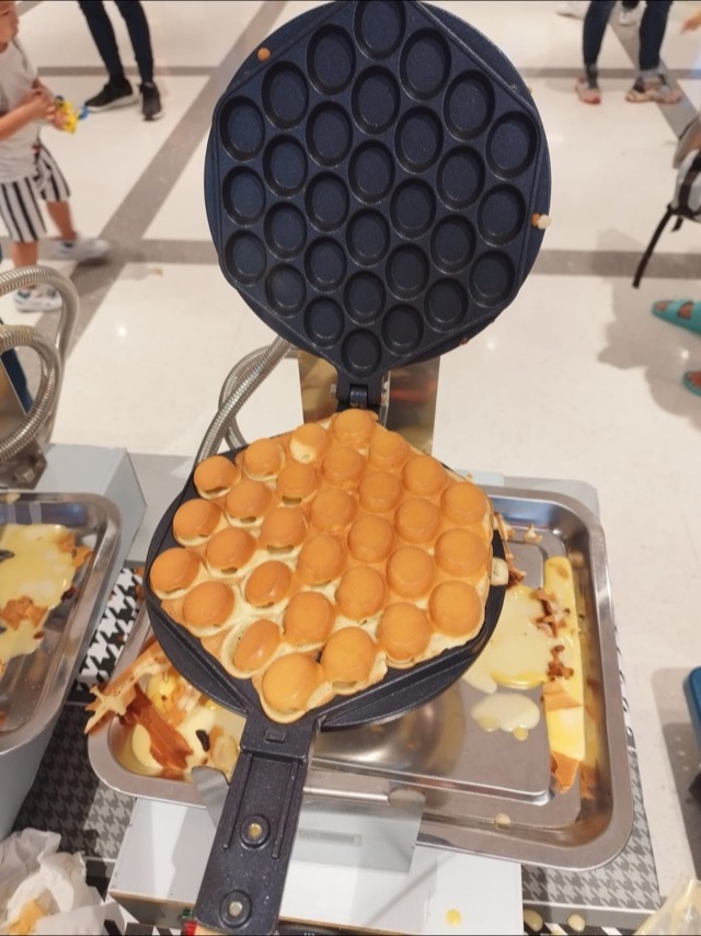 師傅現場製作雞蛋仔
