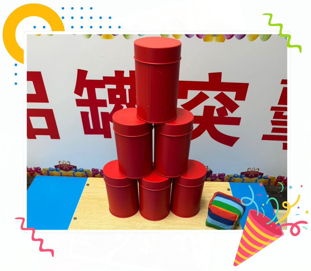 五个红色圆筒堆叠